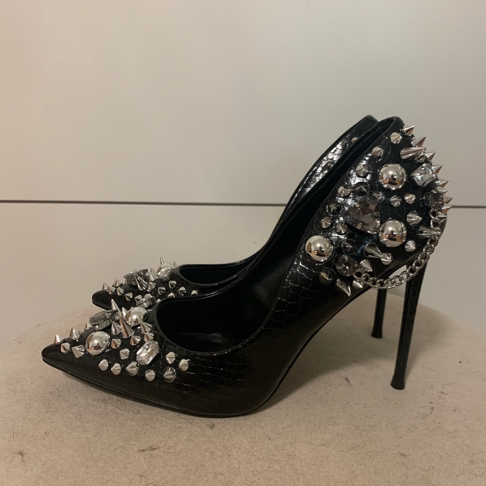 Steve Madden VERONICKA black studded heels